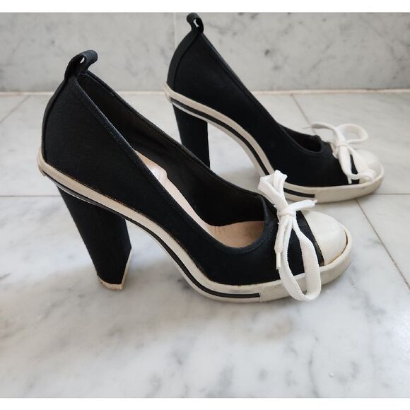 MARC Black Canvas Sneakers with White Laces Size 8 - Picture 3 of 4